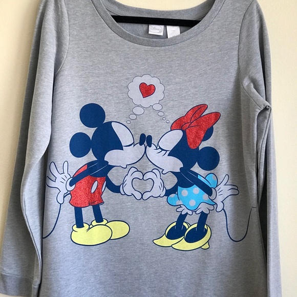 Disney Sweaters - Disney Mickey & Minnie Mouse Kissing Sweatshirt